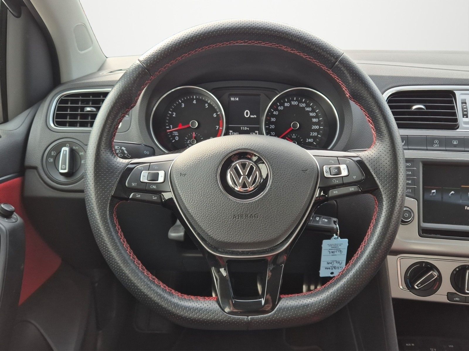 Fahrzeugabbildung Volkswagen POLO CROSS 1.2 TSI MFL ALLWETT BLUETOOTH 1.HAND
