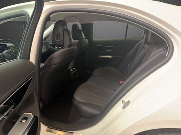 Mercedes E 200 - 8