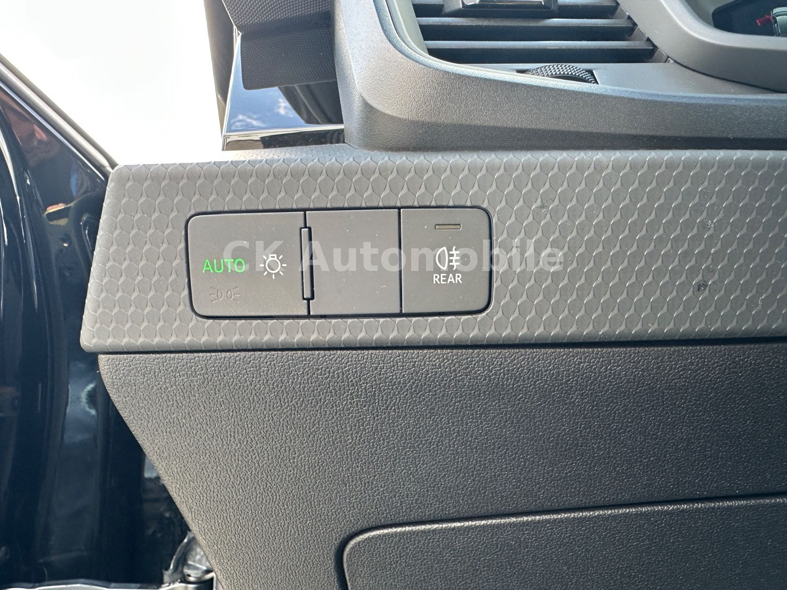 Fahrzeugabbildung Audi A1 Sportback 30 TFSI DSG S-Line/MMI Plus/PDC
