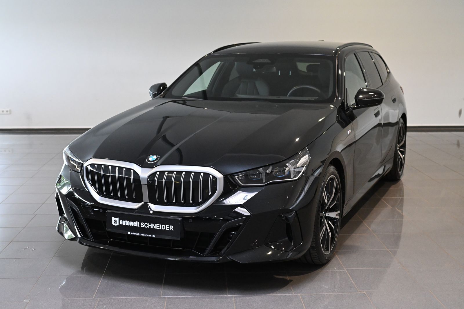 BMW 520 d Touring M Sport AHK ACC HUD H&K StHz 20"