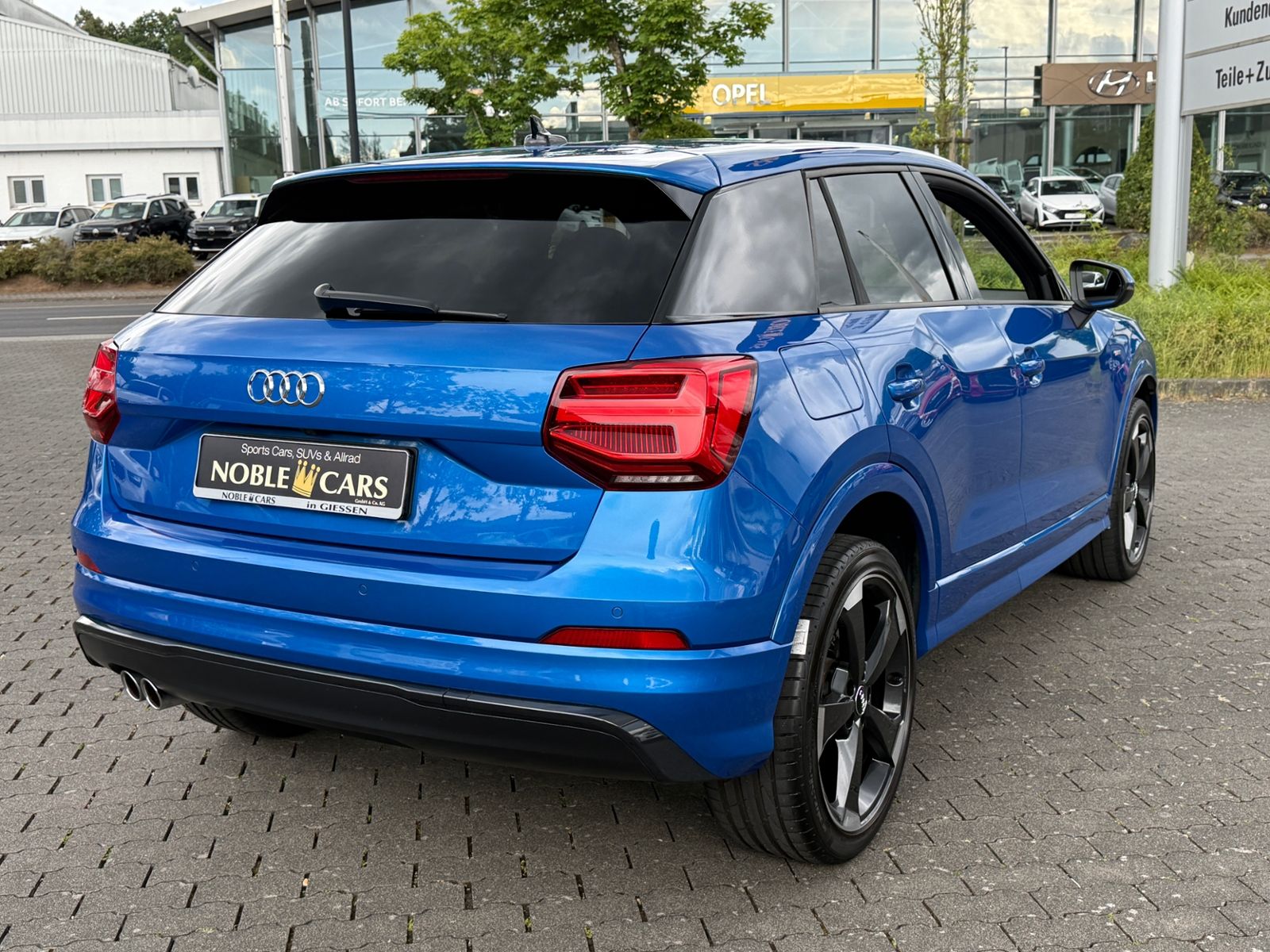 Fahrzeugabbildung Audi Q2 sport S line 35 TFSI KAM LED 19" Virtual