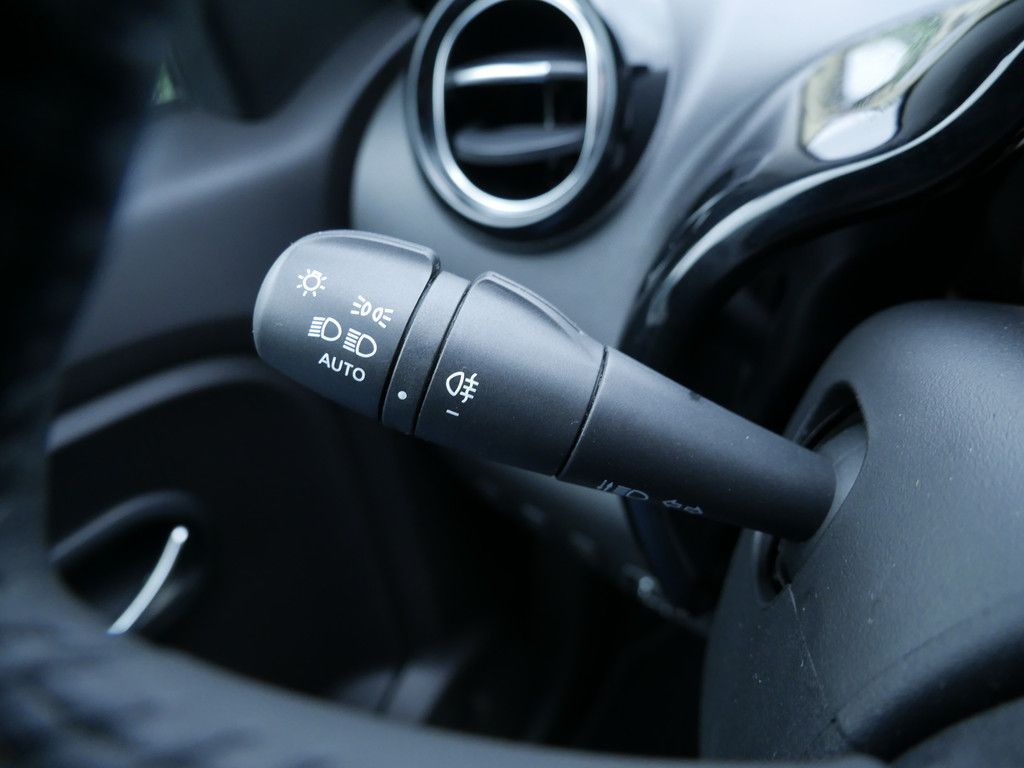 Fahrzeugabbildung Renault Twingo E-Tech elektrisch Urban Night