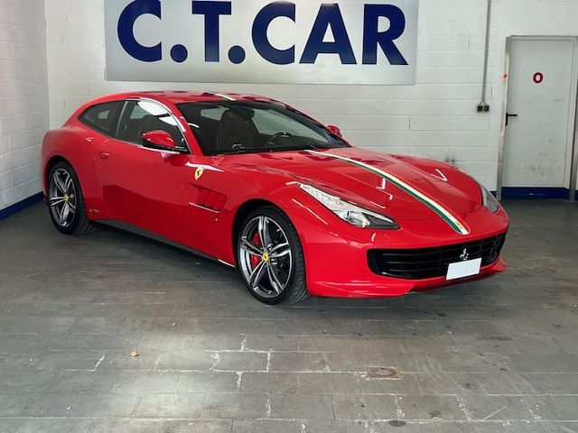 FERRARI GTC4Lusso