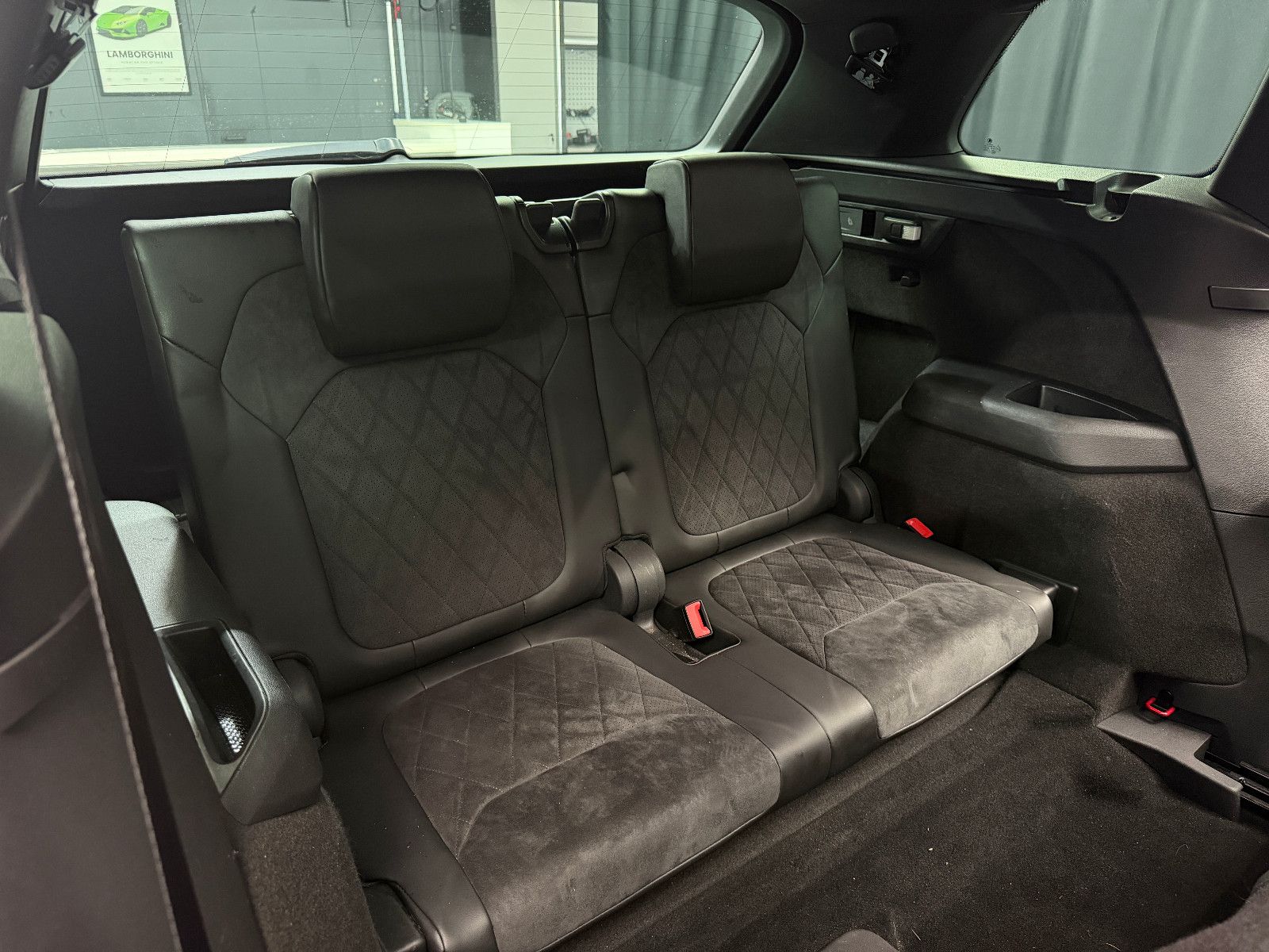 Fahrzeugabbildung SKODA Kodiaq Ambition 4x4|7-SITZER|CANTON|PANO|AHK