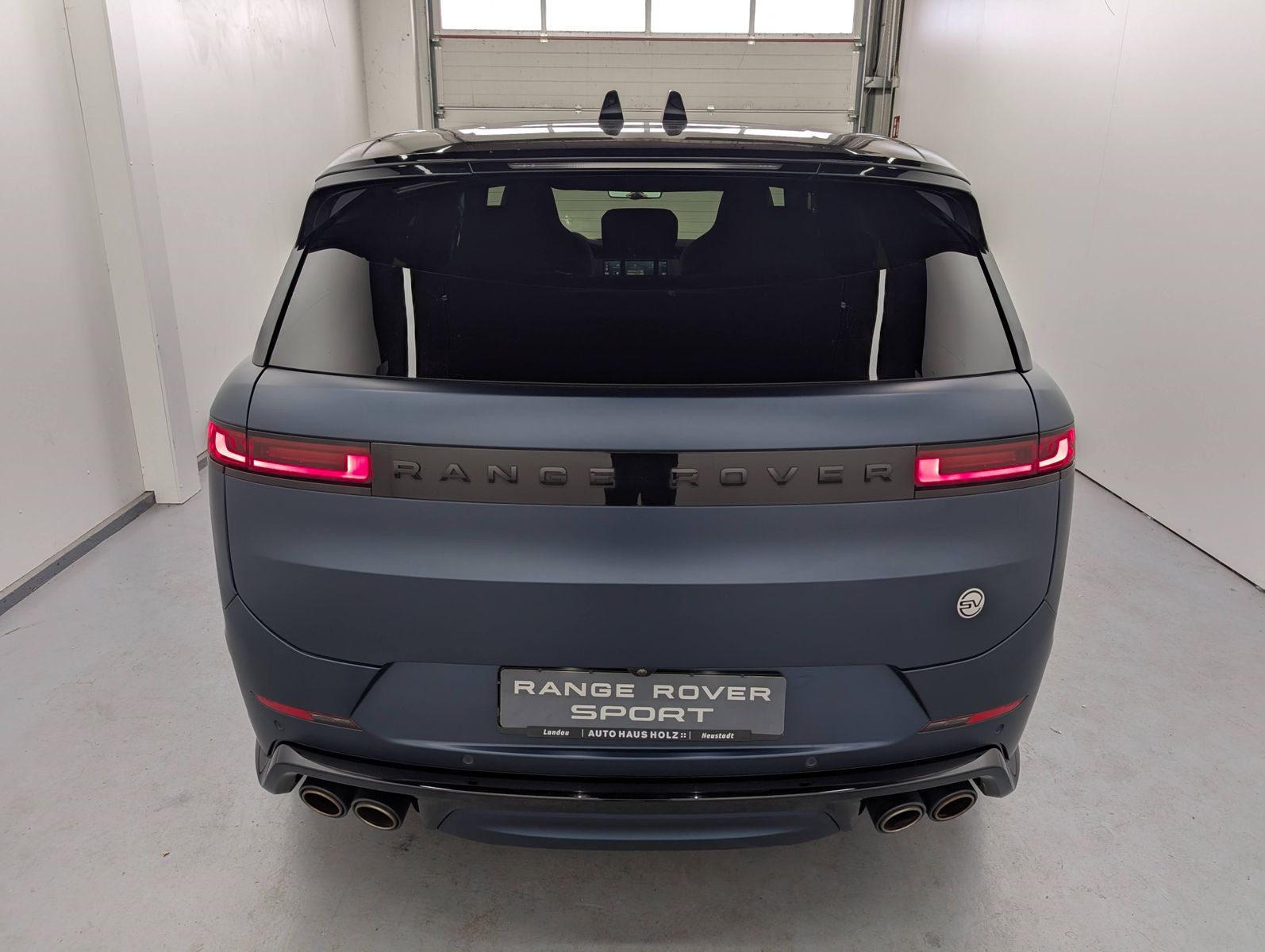 LAND ROVER Range Rover Sport P635 SV EDITION TWO Winter AHK – Bild 3