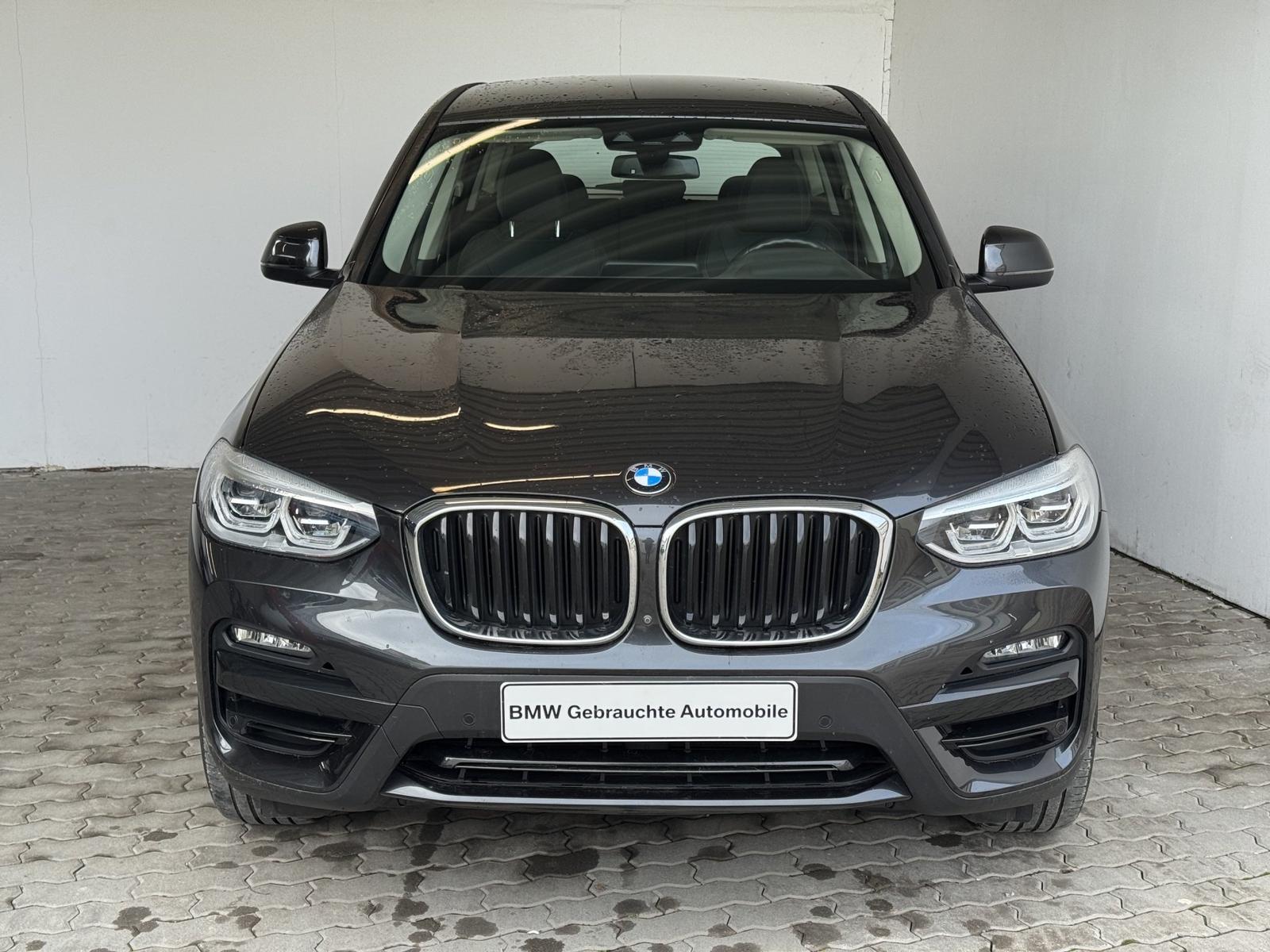BMW X3 xDrive30iA Navi.HUD.LED.AHK.DriveAss.Sportsz.