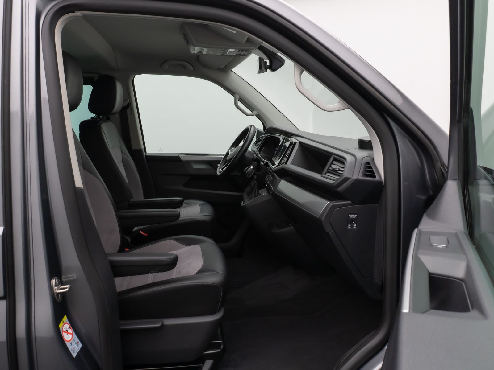 Fahrzeugabbildung Volkswagen T6 Multivan Kamera DAB Standheizung Navi Tempo