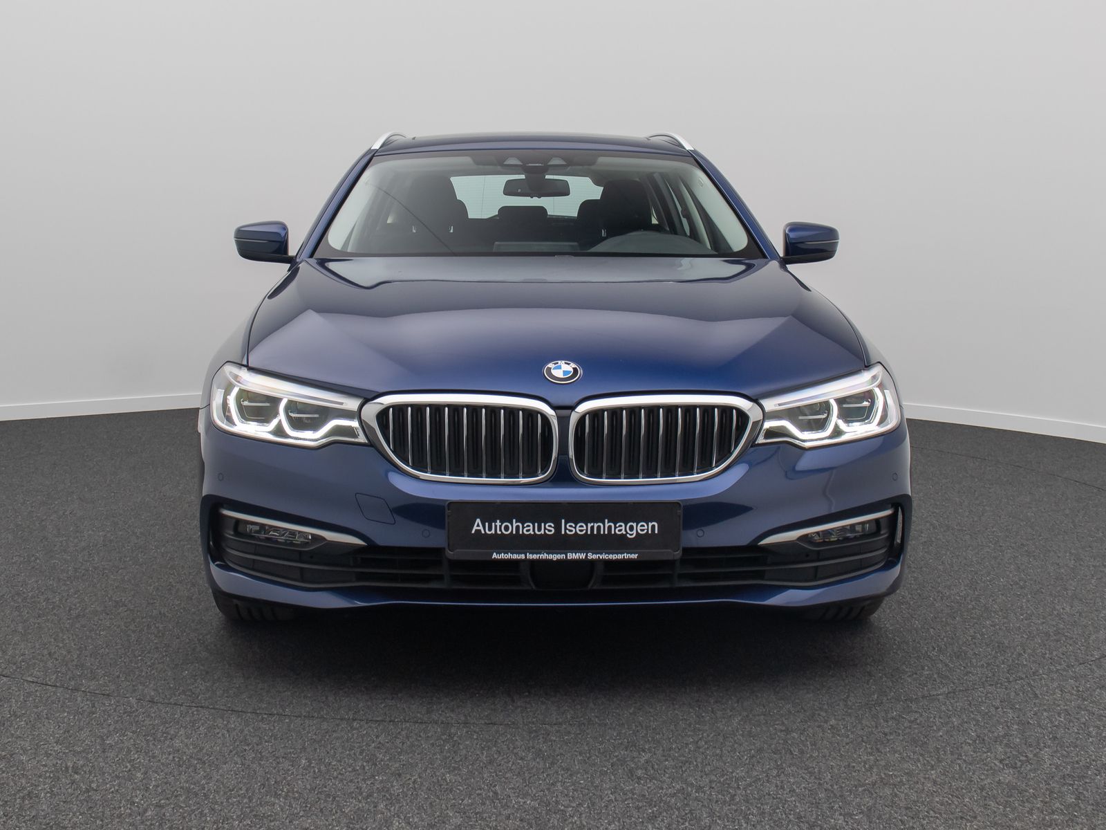 Fahrzeugabbildung BMW 520d Kamera DAB Stop&Go AHK Alarm Fernlichtassis