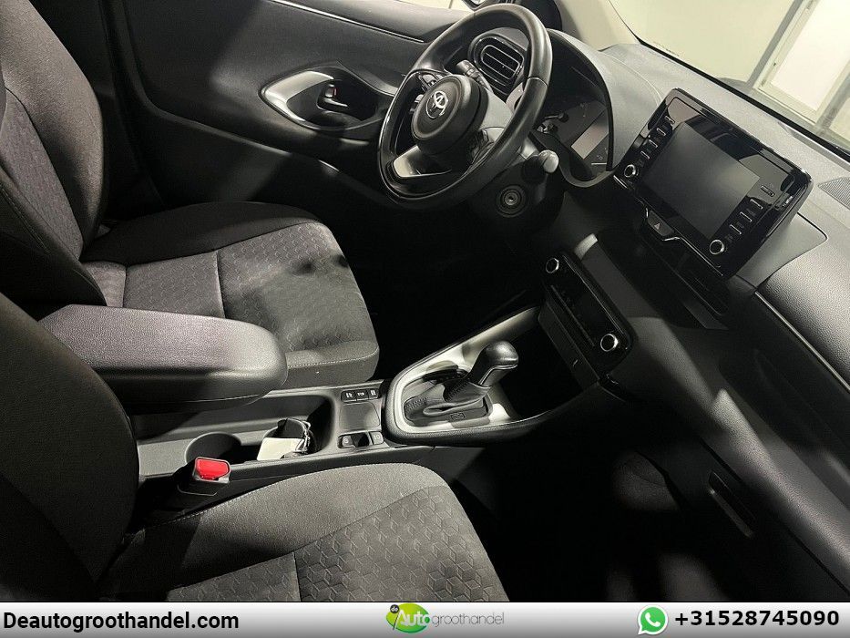 Toyota Yaris 1.5 Hybrid Active imagem 3