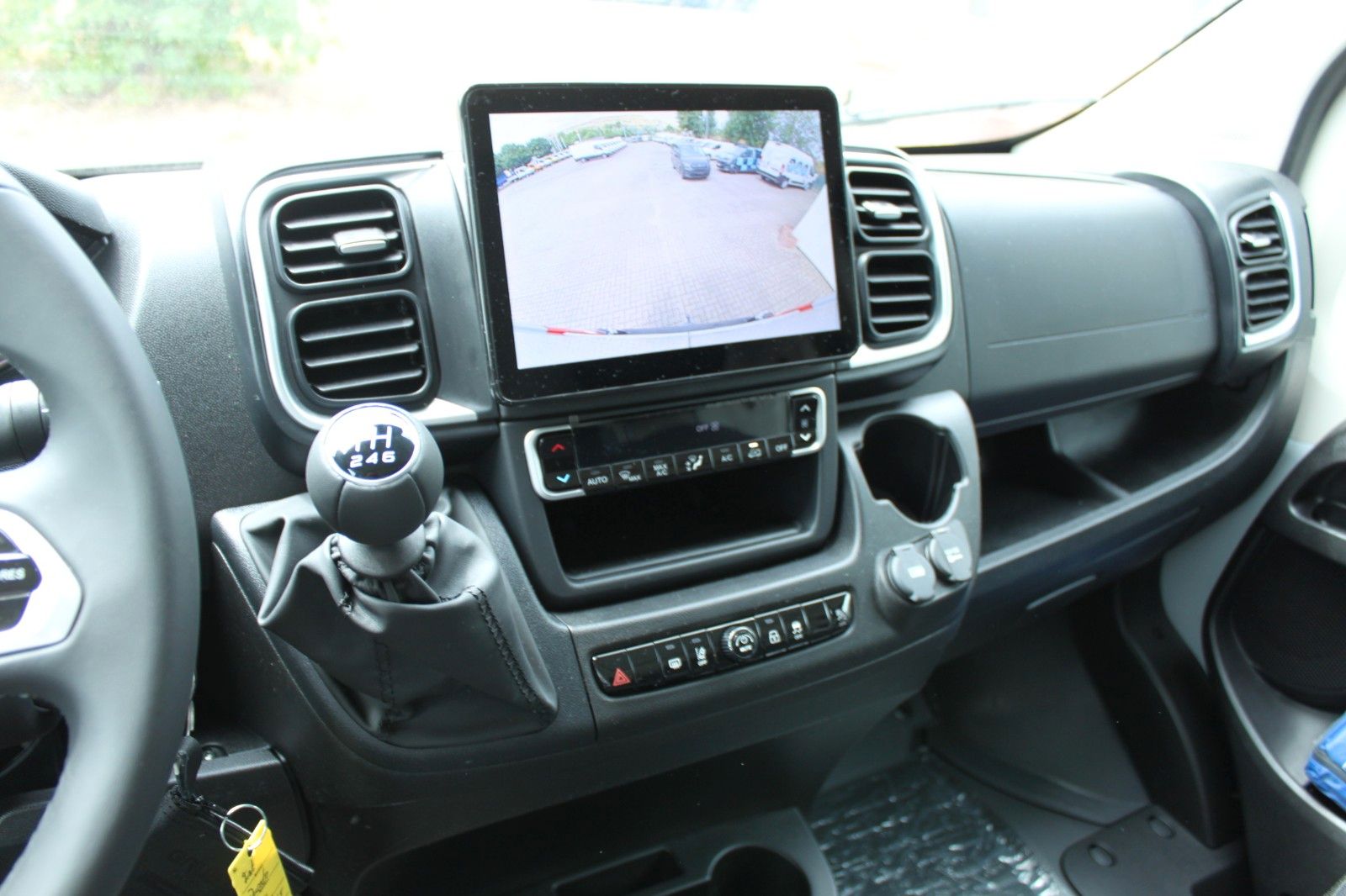 Fahrzeugabbildung Fiat Ducato H1 L2 33 L2H1 120 Multijet Flach