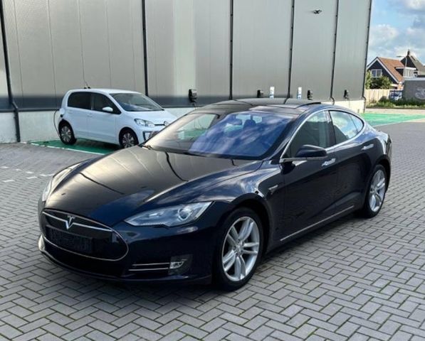 Tesla Model S 85 panoramadach. Free supercharge