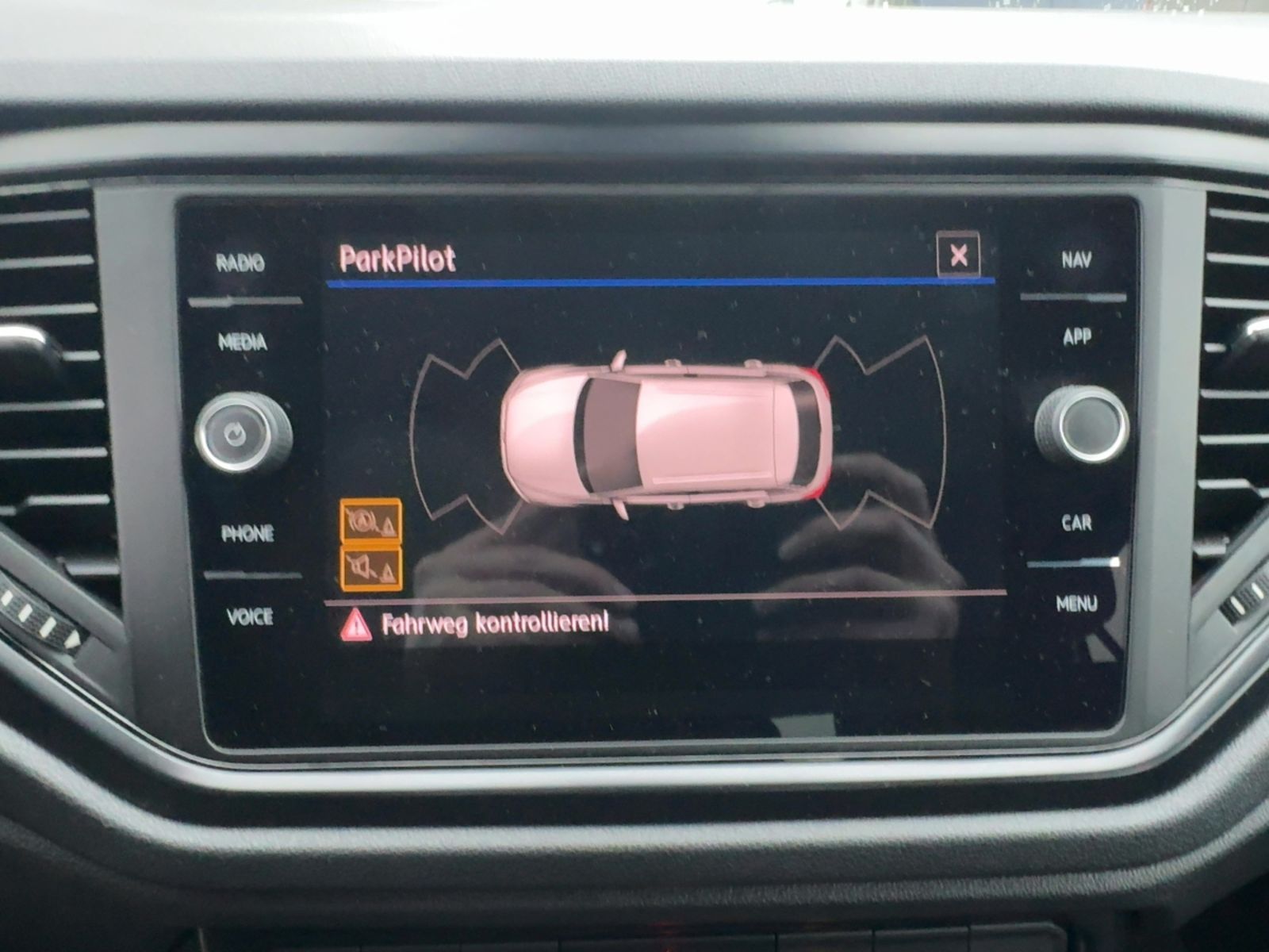 Fahrzeugabbildung Volkswagen T-Roc 1.0 TSI Alu Navi Sitzh. PDC App-Con.