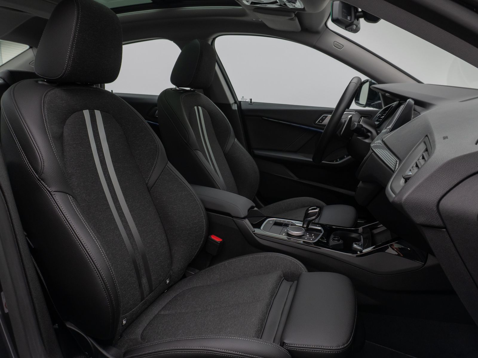 Fahrzeugabbildung BMW 220i Gran Coupé xD Sport Line HUD DAB Panorama