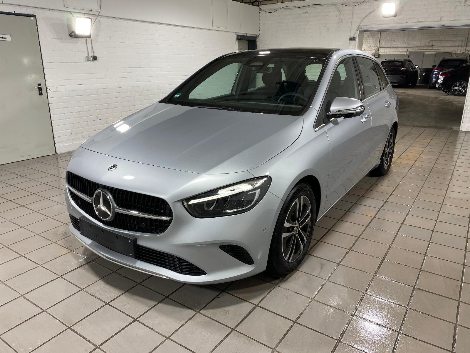 Mercedes-Benz B200 Progressive PANO/KAM