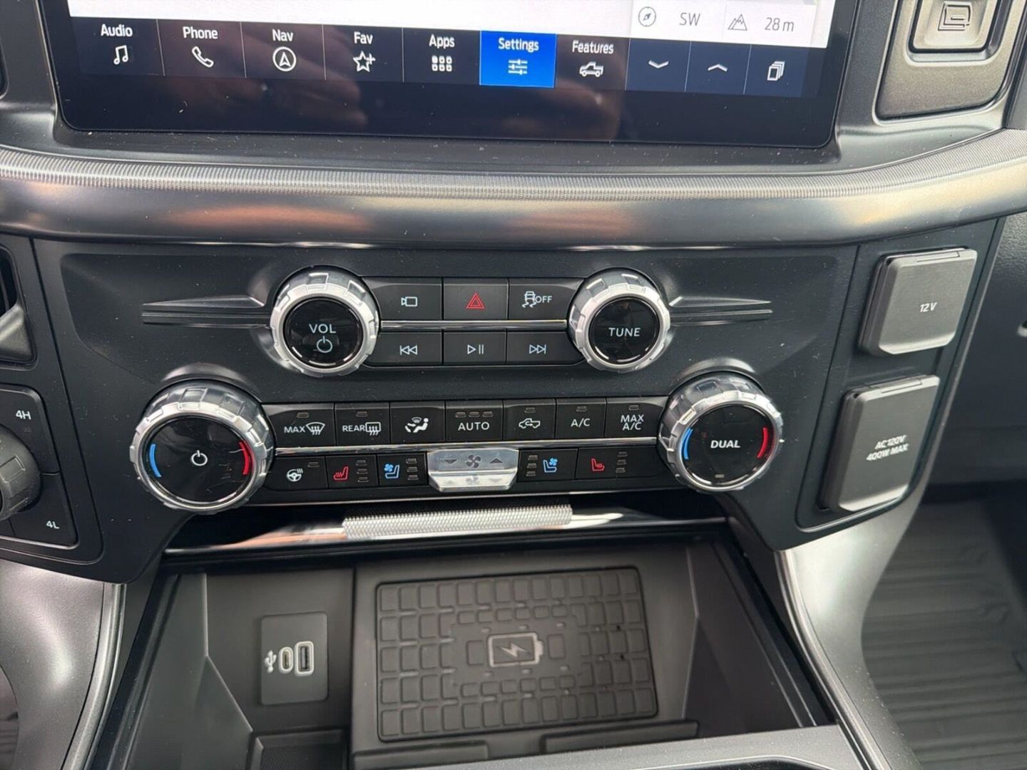 Fahrzeugabbildung Ford F 150 Lariat Black MY25 5,0-V8 4x4 SuperCrew-Vol