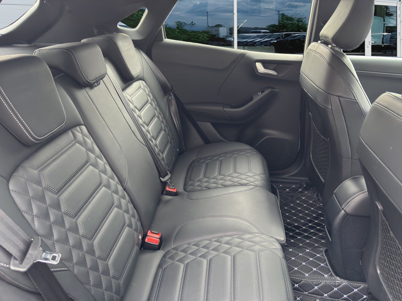 Fahrzeugabbildung Ford Puma  ST-Line Vignale