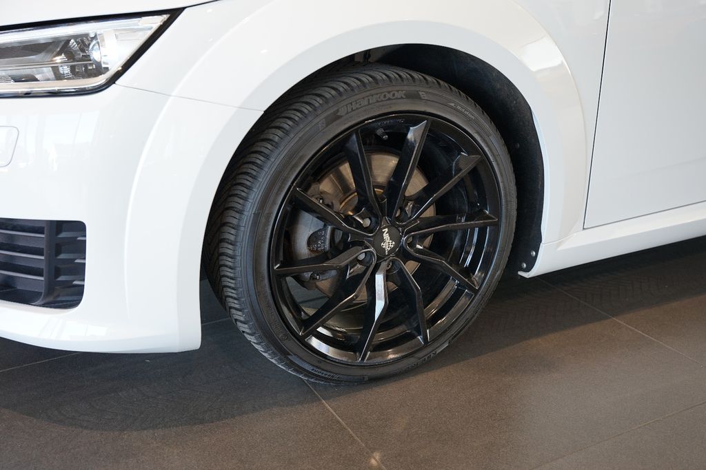AUDI TT Roadster 1.8 TFSI | MMI | Xenon | Alcantara AUDI TT Roadster 1.8 TFSI | MMI | Xenon | Alcantara