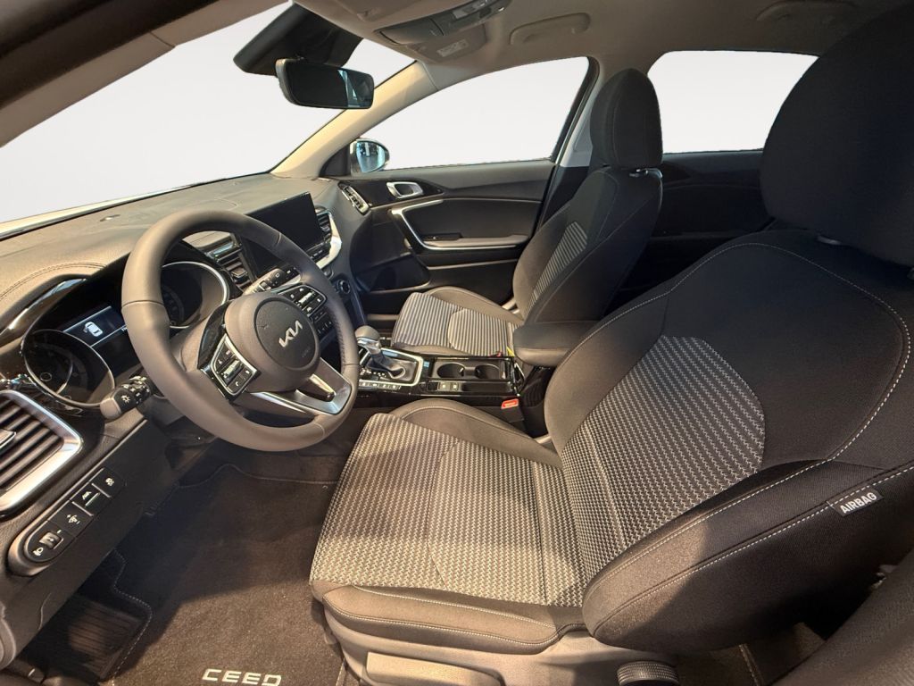 Fahrzeugabbildung Kia Ceed 1.5 T-GDI (48V Mild-Hybrid) DCT7 Ultimate E