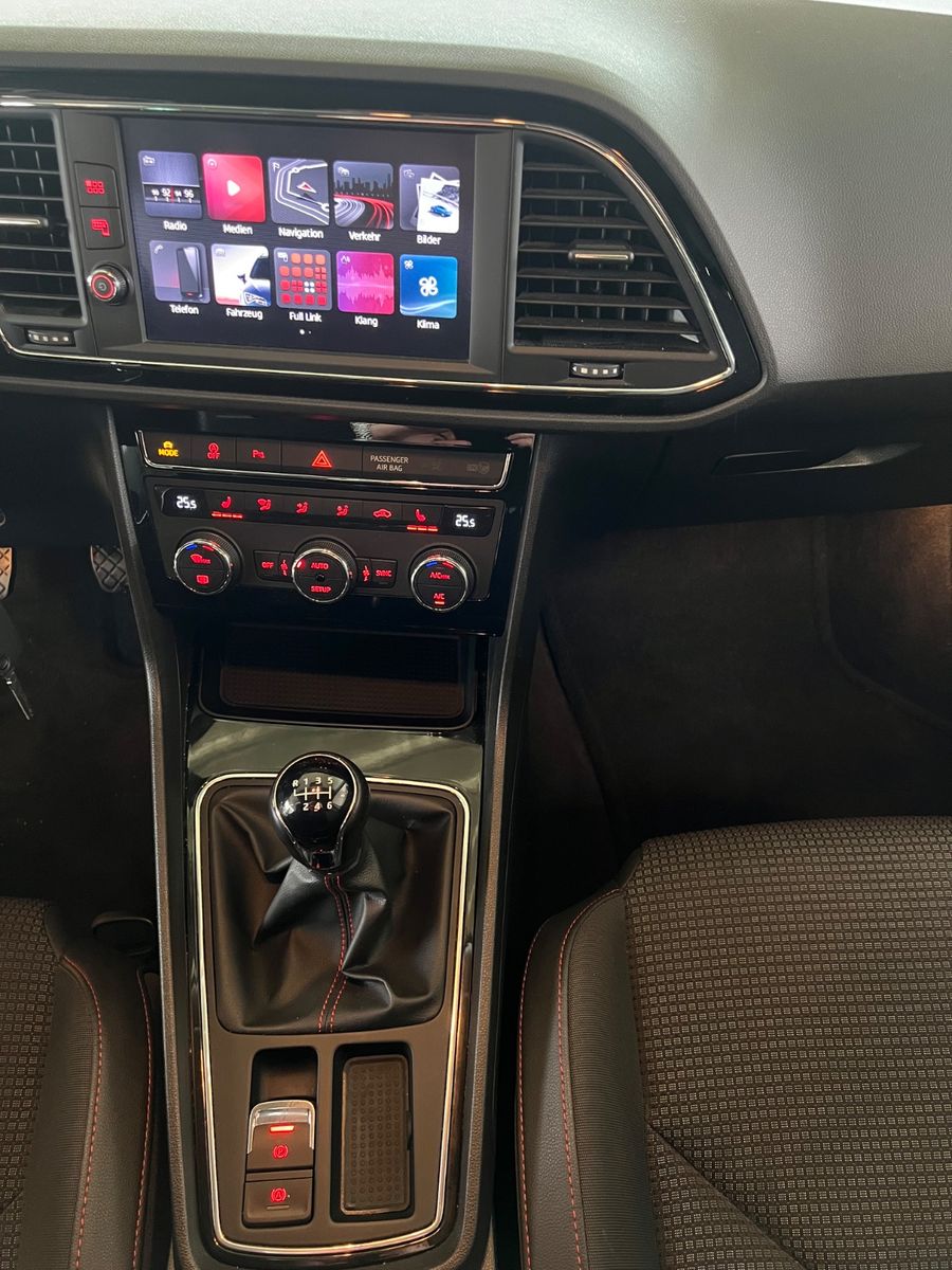 Fahrzeugabbildung SEAT Leon ST 1.8 FR *1.HAND*AMBIENTE-BELEUCHTUNG*