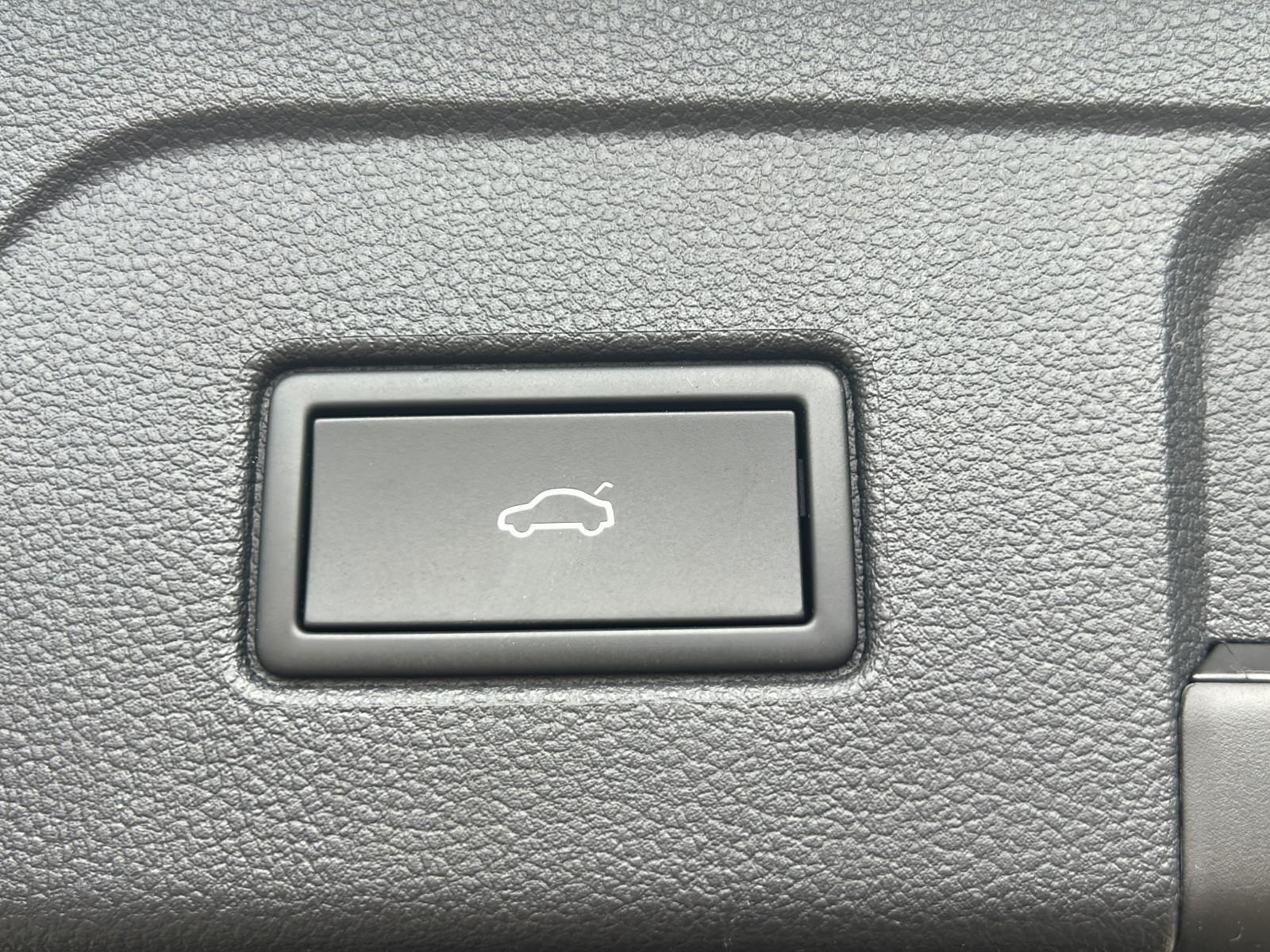 Volkswagen Touran Comf 7Sitz*AHK*STHZG*Kamera*Pano*EasyOpe, миниатюра 26