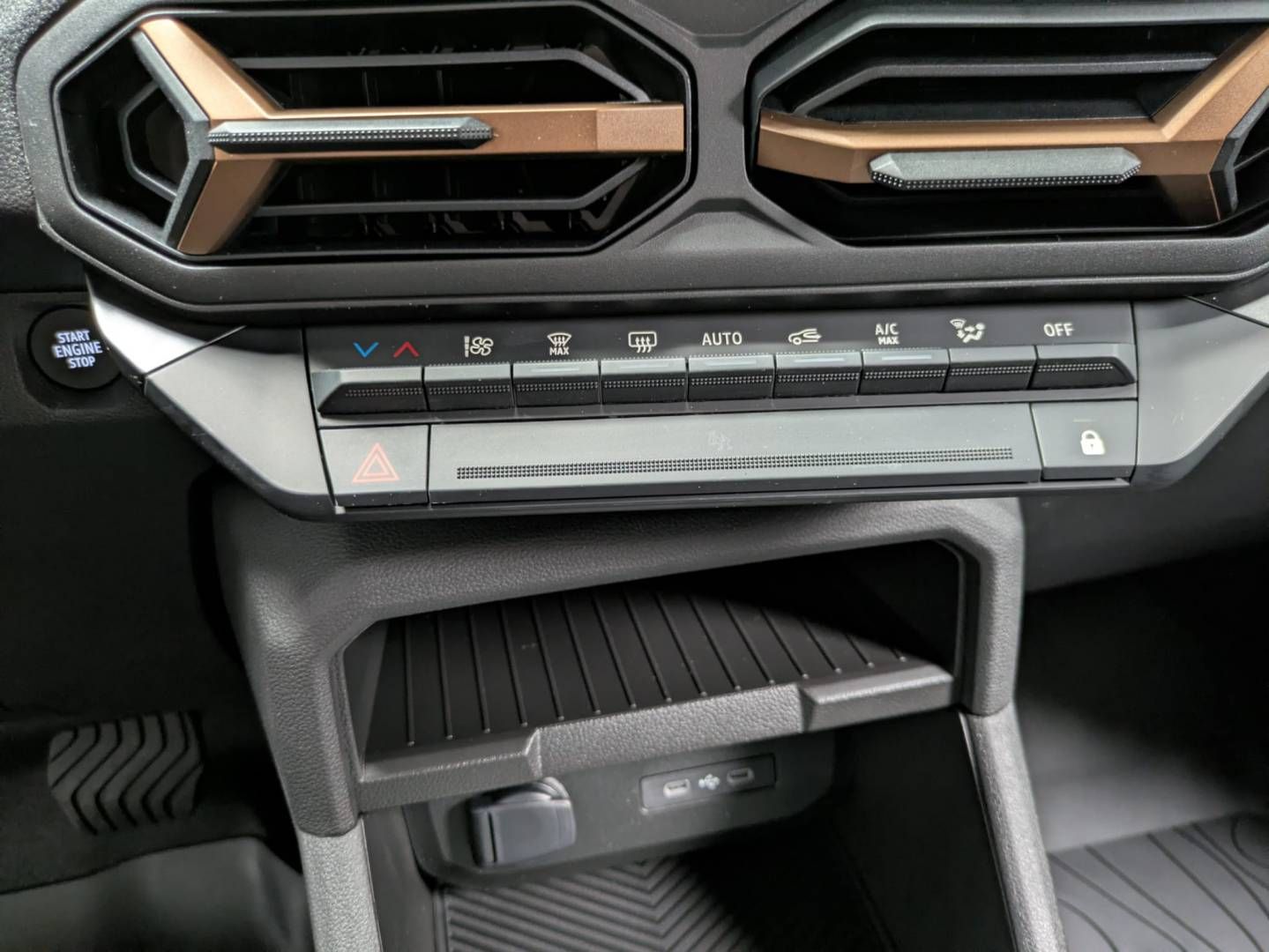 Fahrzeugabbildung Dacia Neuer Dacia Duster Extreme+ HYBRID 140