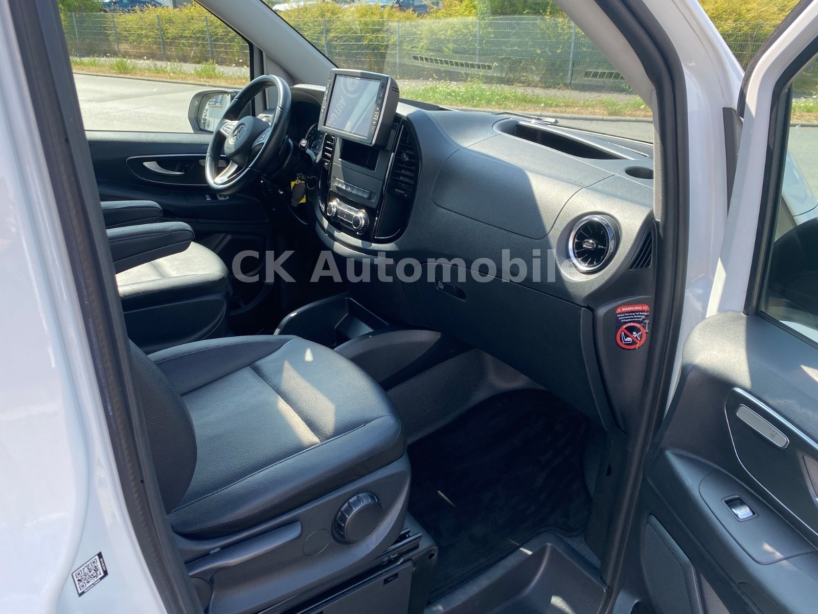 Fahrzeugabbildung Mercedes-Benz Vito Mixto 119 lang Autom./5 Sitze/Navi/LED/Kam