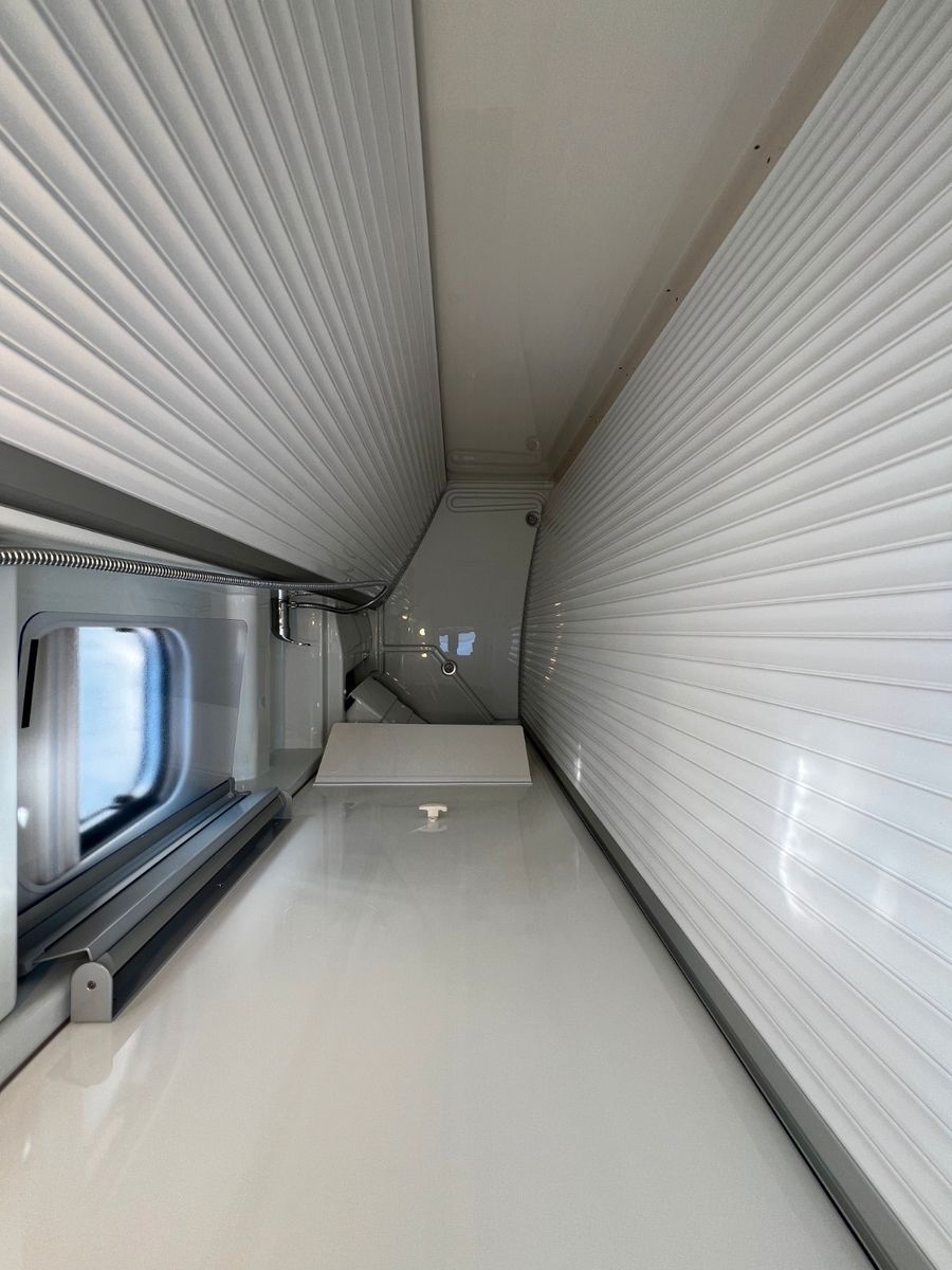 Fahrzeugabbildung Malibu Van first class - two rooms GT skyview 640 LE RB