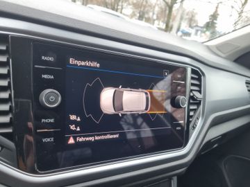 Fahrzeugabbildung Volkswagen T-Roc 2.0 TDI 7-DSG Active NAVI 17"Alu PDC