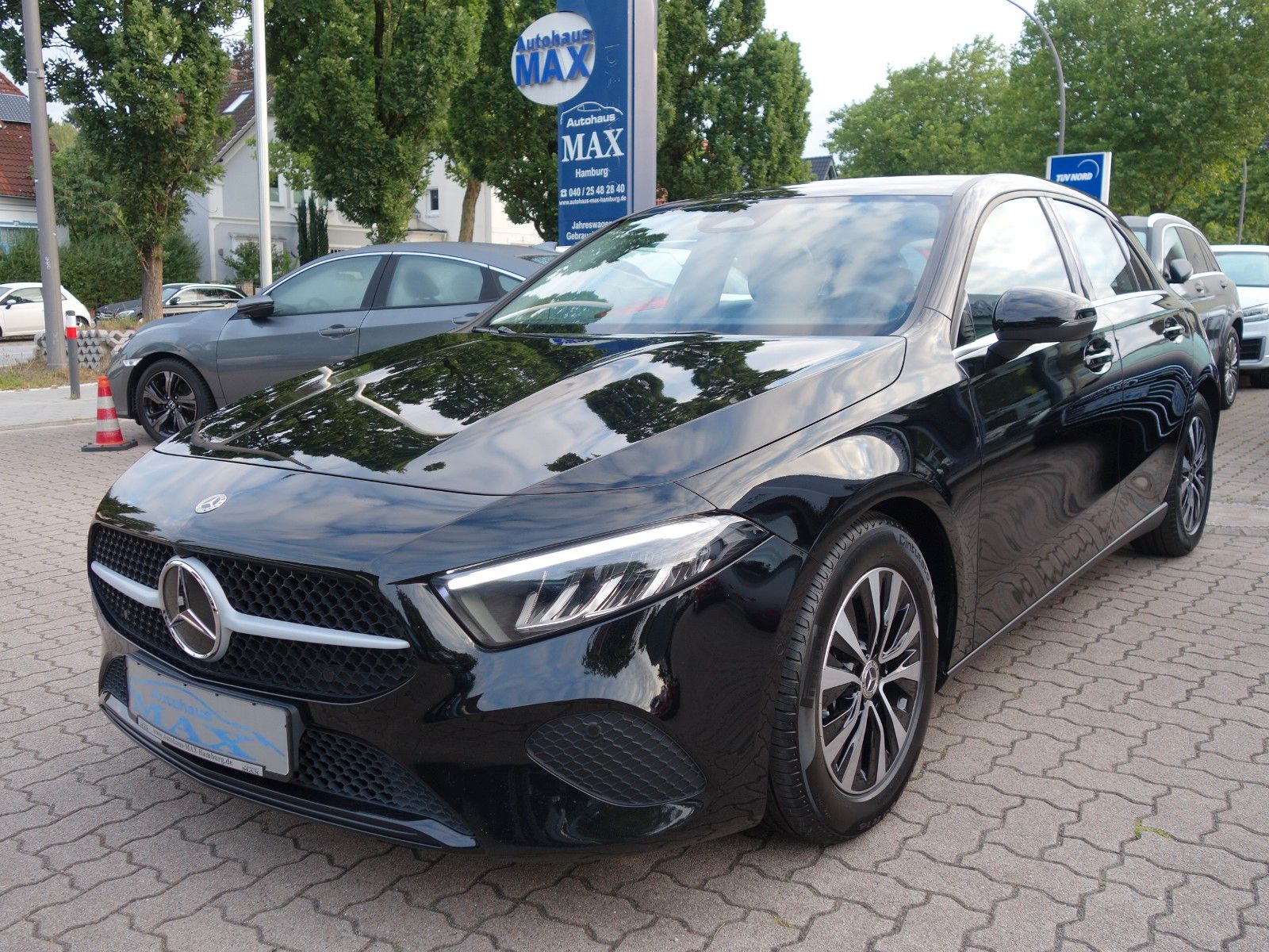 Mercedes-Benz A 200 D 8G-DCT AUT LEDER NAVI KAMERA LED-Sch foto 1