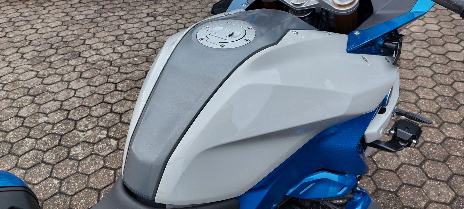 Fahrzeugabbildung BMW R 1200 RS  Scheckheftgepf.  3 Koffer
