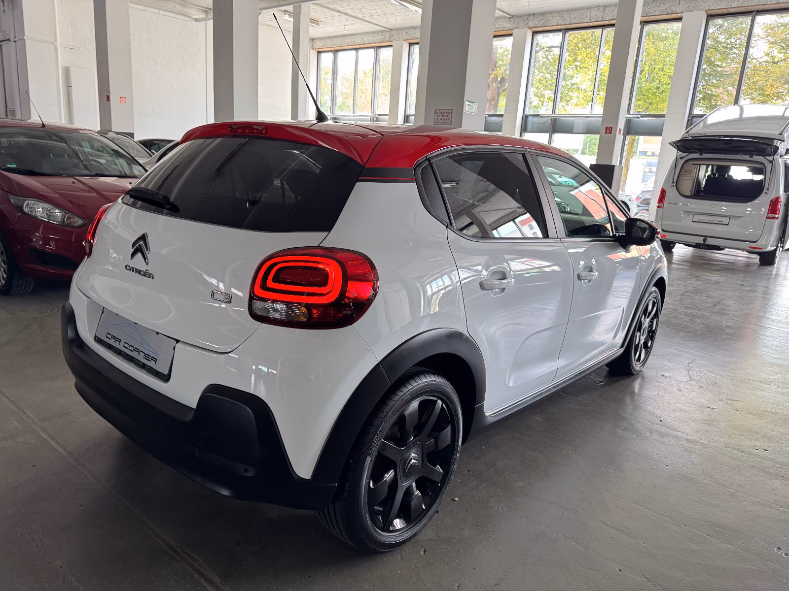 Citroën C3 1.2 FEEL SITZHEIZUNG KLIMA PDC LED 17 ZOLL