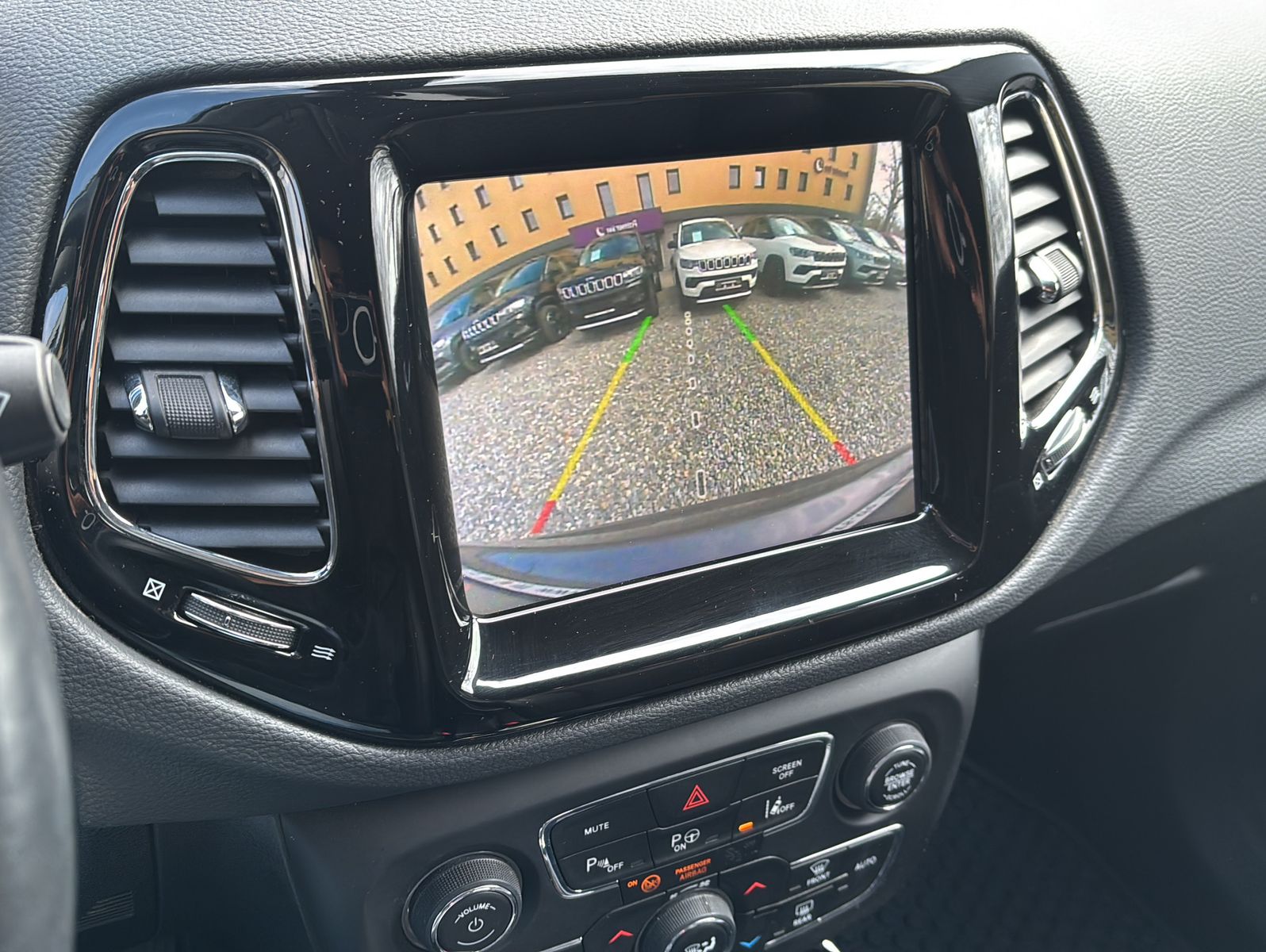 Fahrzeugabbildung Jeep Compass Limited FWD