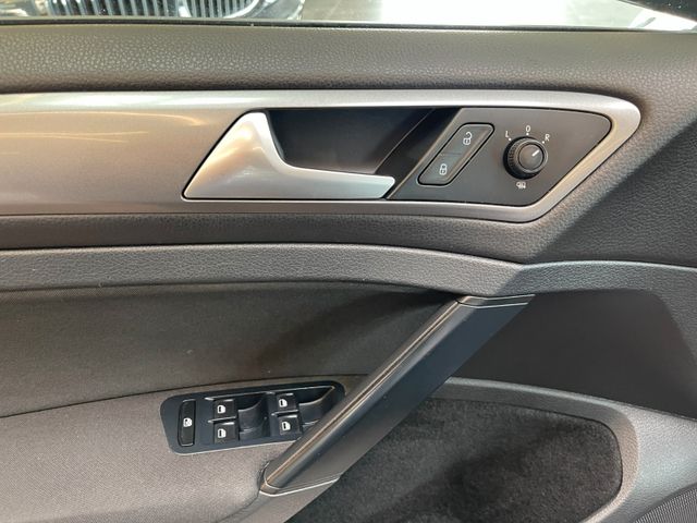Volkswagen Golf VII Variant Trendline BlueTDI