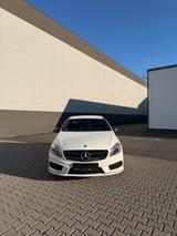Mercedes-Benz A 250 AMG Line TOP Zustand! - Mercedes-Benz A 250 mit Benzin-Antrieb: Limousine, Automatik