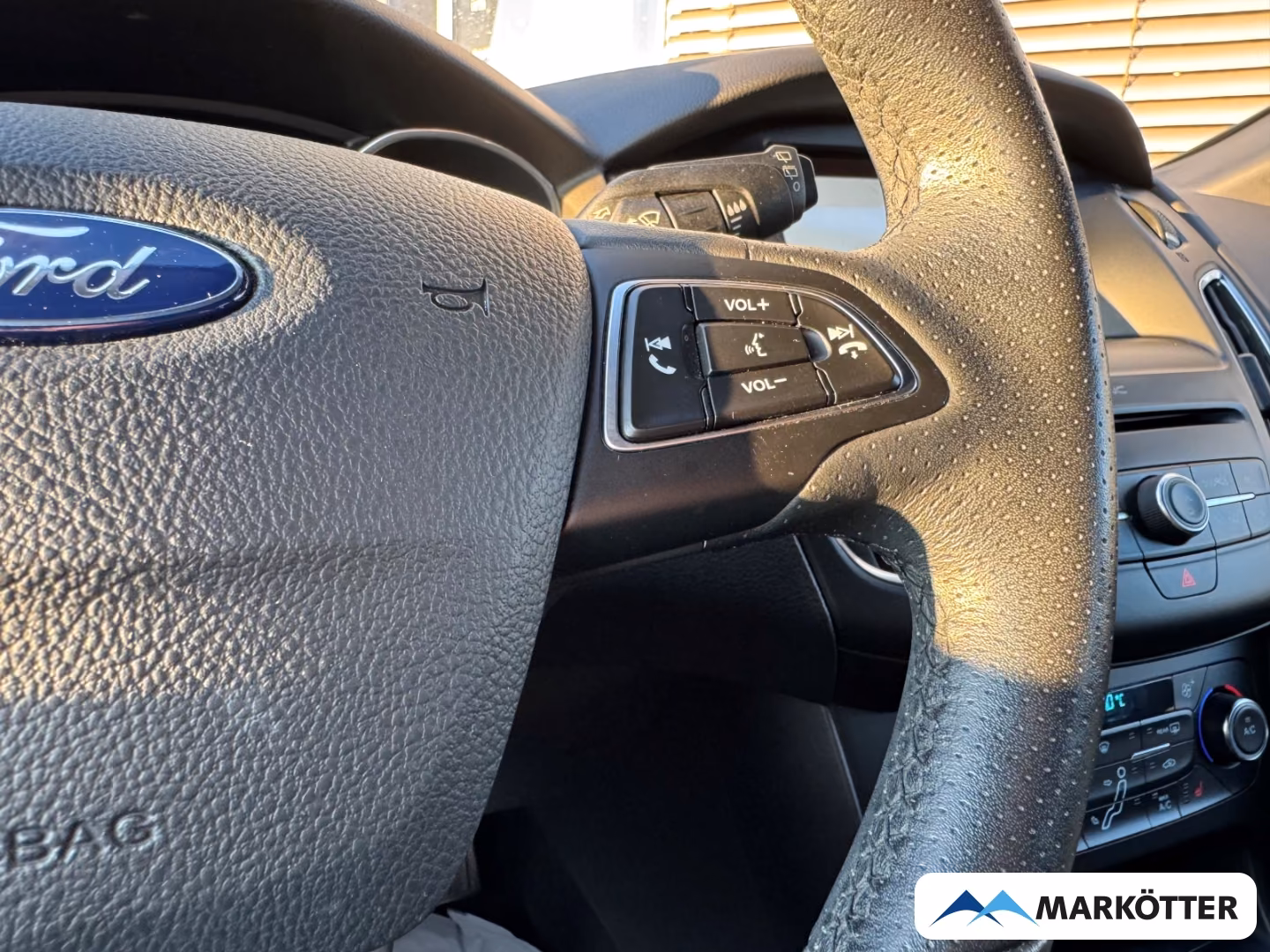Ford Focus ST-Line CAM/SHZ/TEMP/KEYLESS/NAVI/LED
