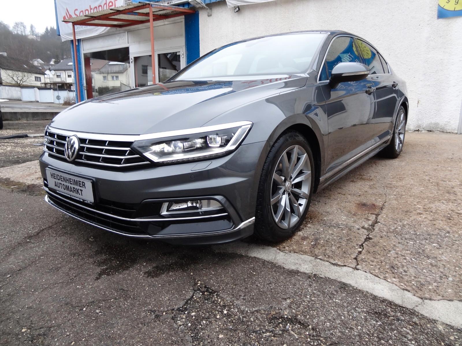 Volkswagen Passat/Highline/2xR-Line/LED/Virtual/Kam/Leder/
