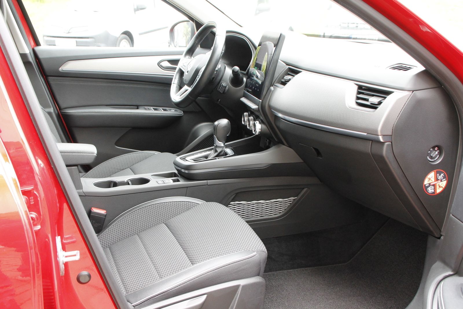 Fahrzeugabbildung Renault Arkana INTENS TCe 140 EDC