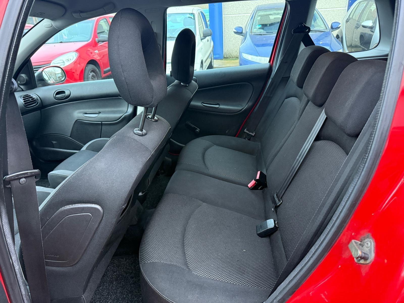 Peugeot  2006 — photo 15