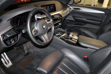 Fahrzeugabbildung BMW 640 Gran Turismo d xDrive M-Sport-NAVI-LED-HUD-