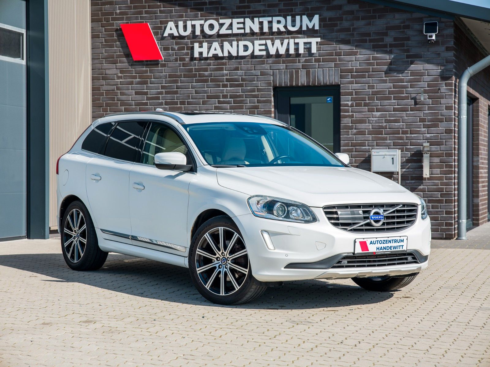 Volvo Volvo XC 60 XC60 Summum AWD Pano-SHZ-AHK-ALU-TÜV-