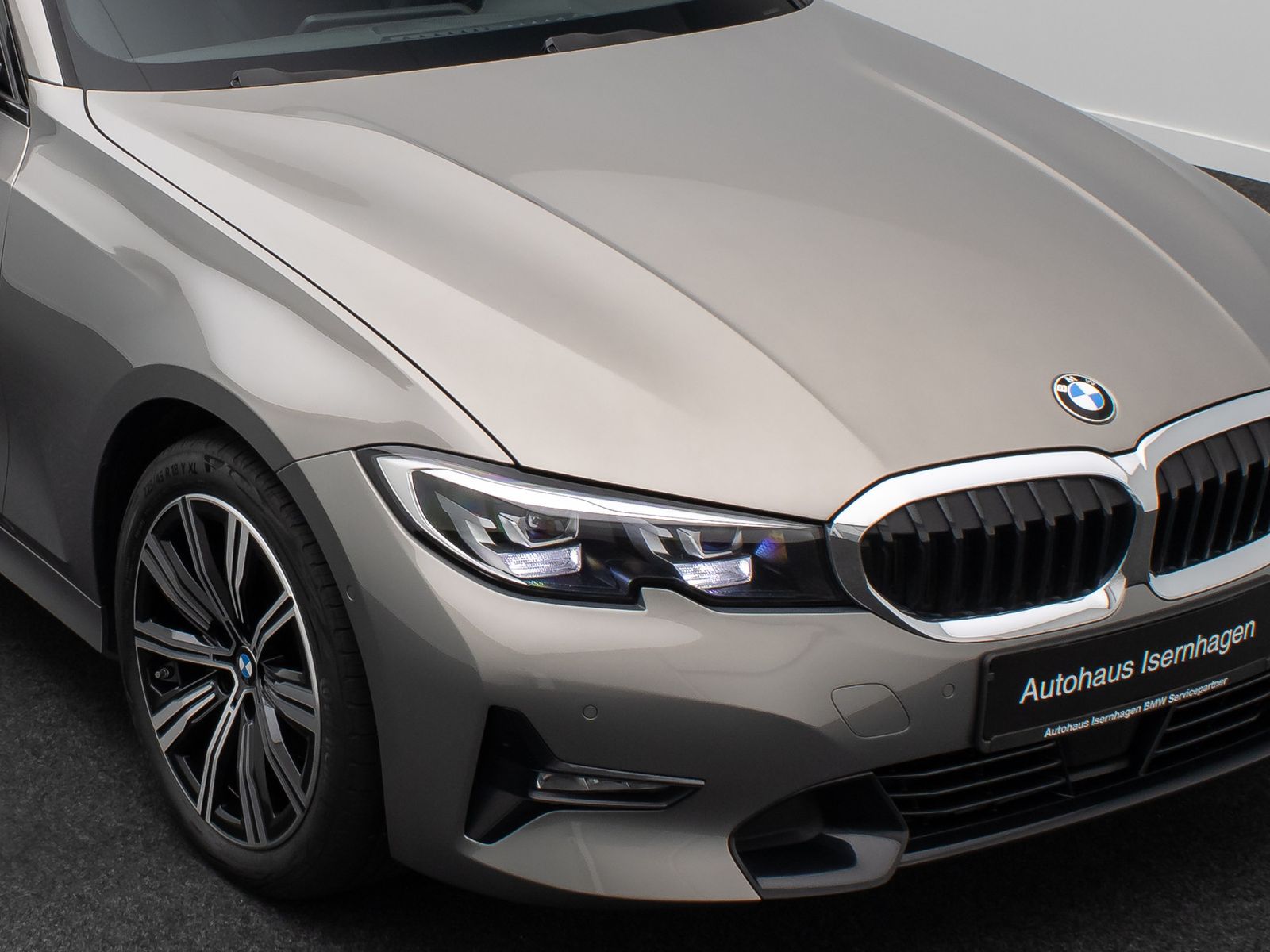 Fahrzeugabbildung BMW 320d xD Sport Line H/K DAB AHK Kamera 18Zoll