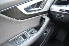 Fahrzeugabbildung Audi Q7 3.0 TDI quattro*STDHZG*PANO*BOSE*ACC*AHK
