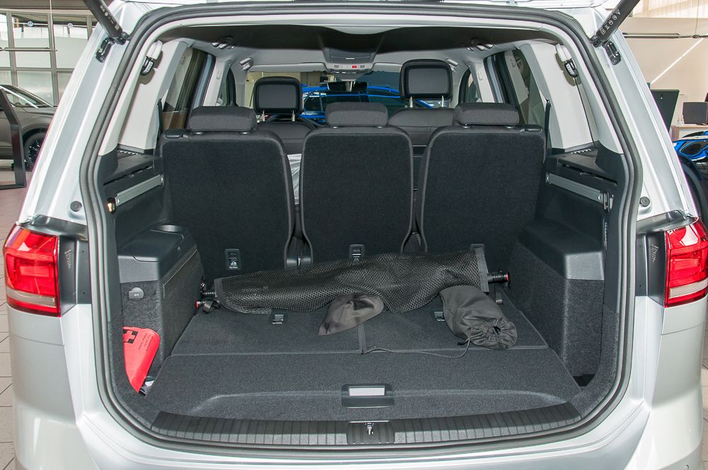 Fahrzeugabbildung Volkswagen Touran Comfortline 1,5 l TSI OPF 110 kW (150 PS)
