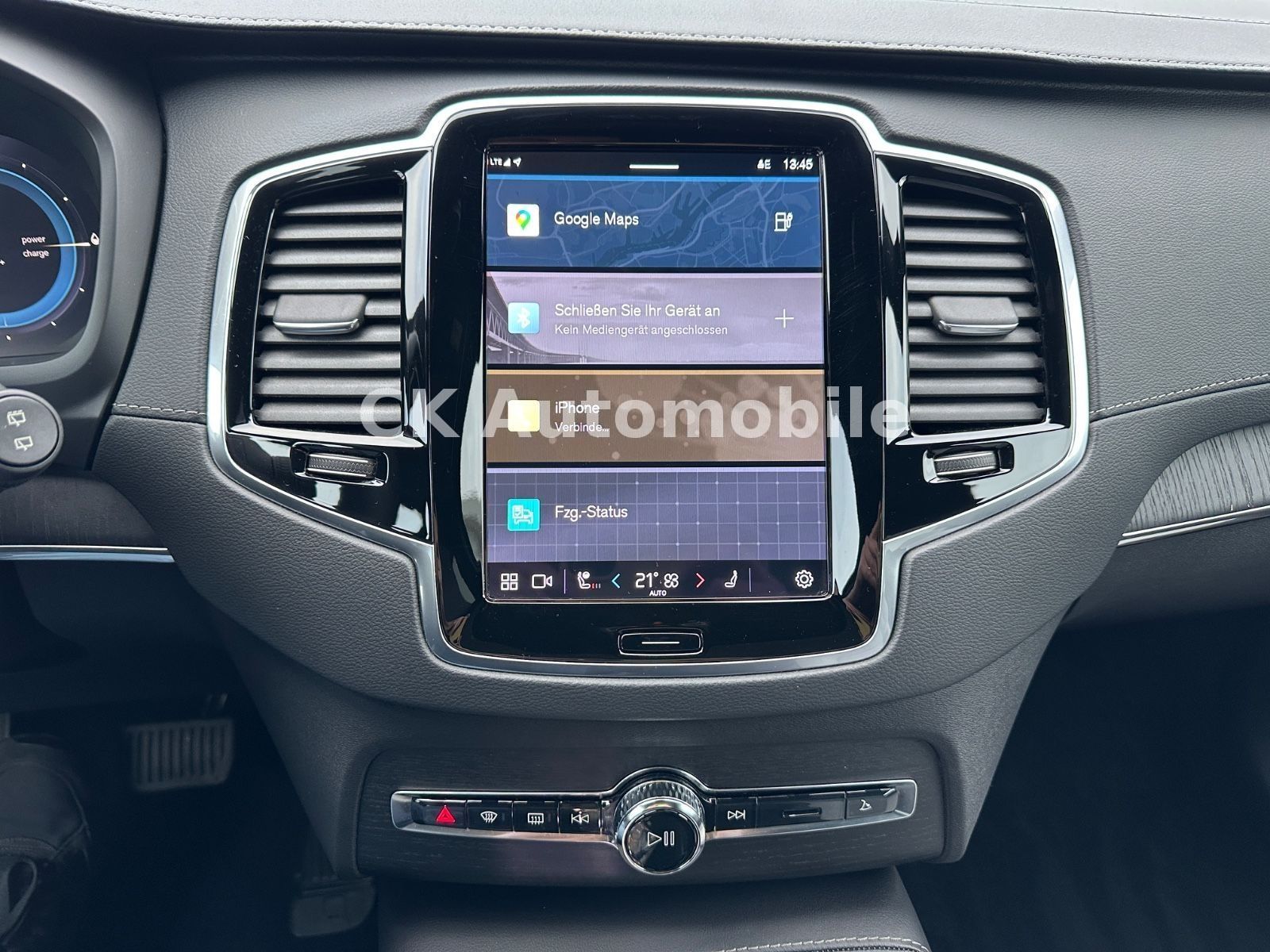 Fahrzeugabbildung Volvo XC90 T8 Ultimate Dark AWD/7 Sitze/Head-Up/LED