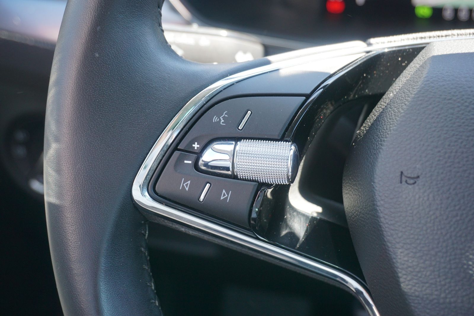 Skoda Superb Combi 1.5 TSI Active LED Navi Sitzheizung foto 20