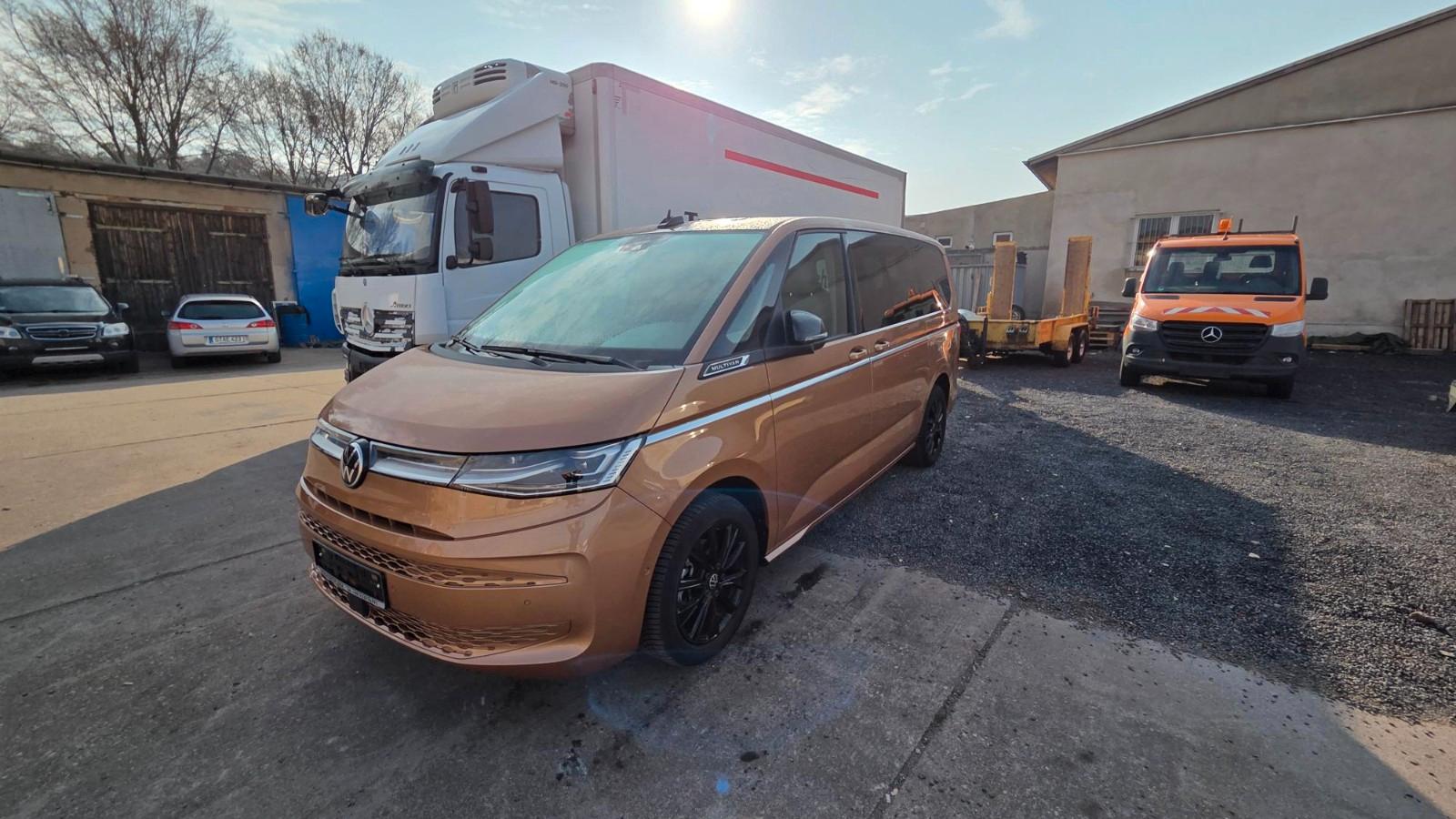 Volkswagen T7 Multivan Style Lang