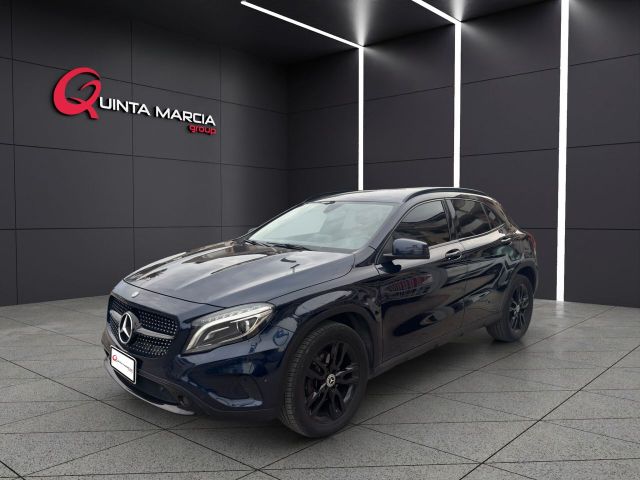 MERCEDES-BENZ Mercedes-Benz GLA 200d SPORT AUTOMRETROCAMCARPLA
