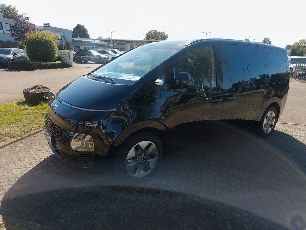 Image of Hyundai STARIA