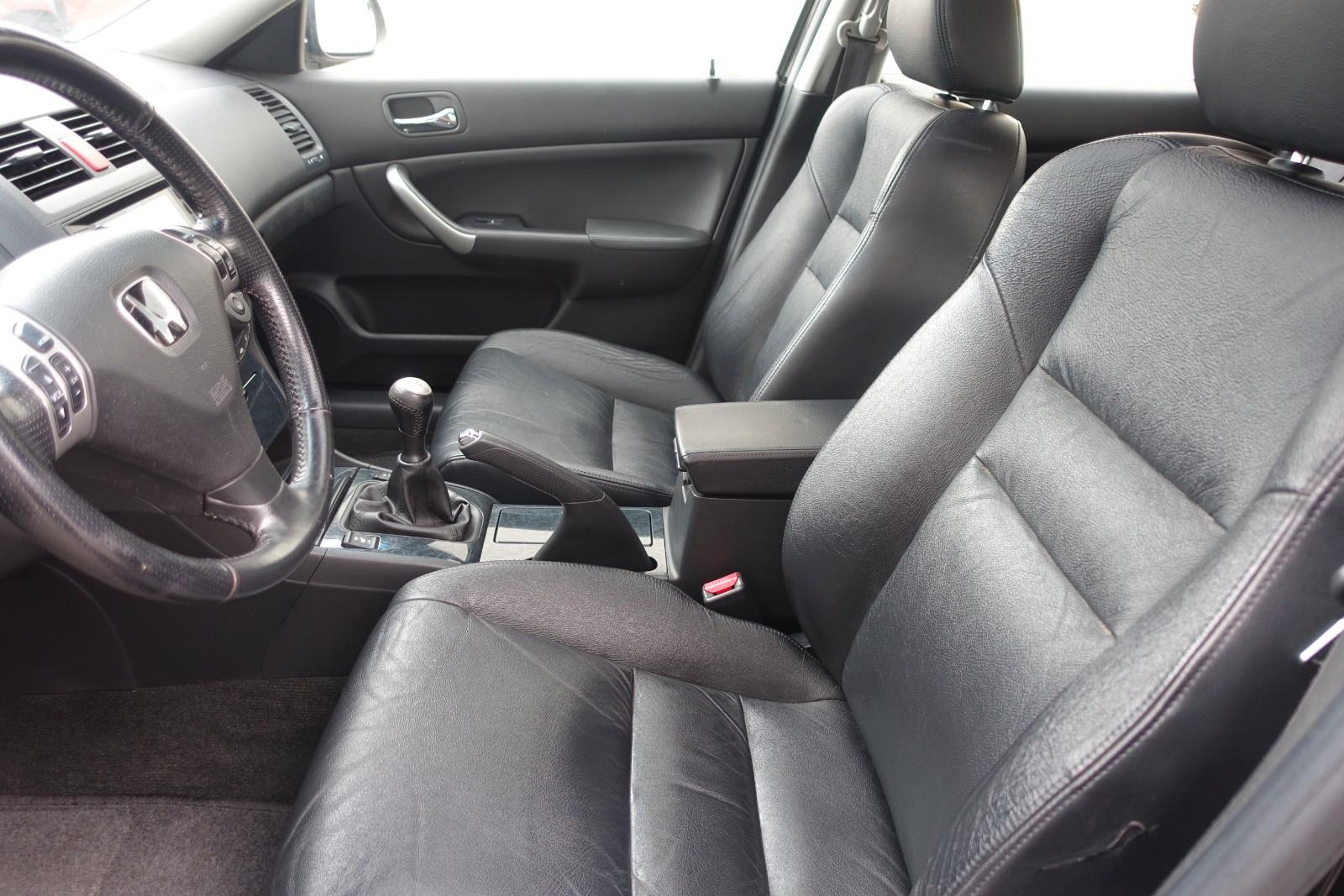 Honda Accord 2004 — photo 12