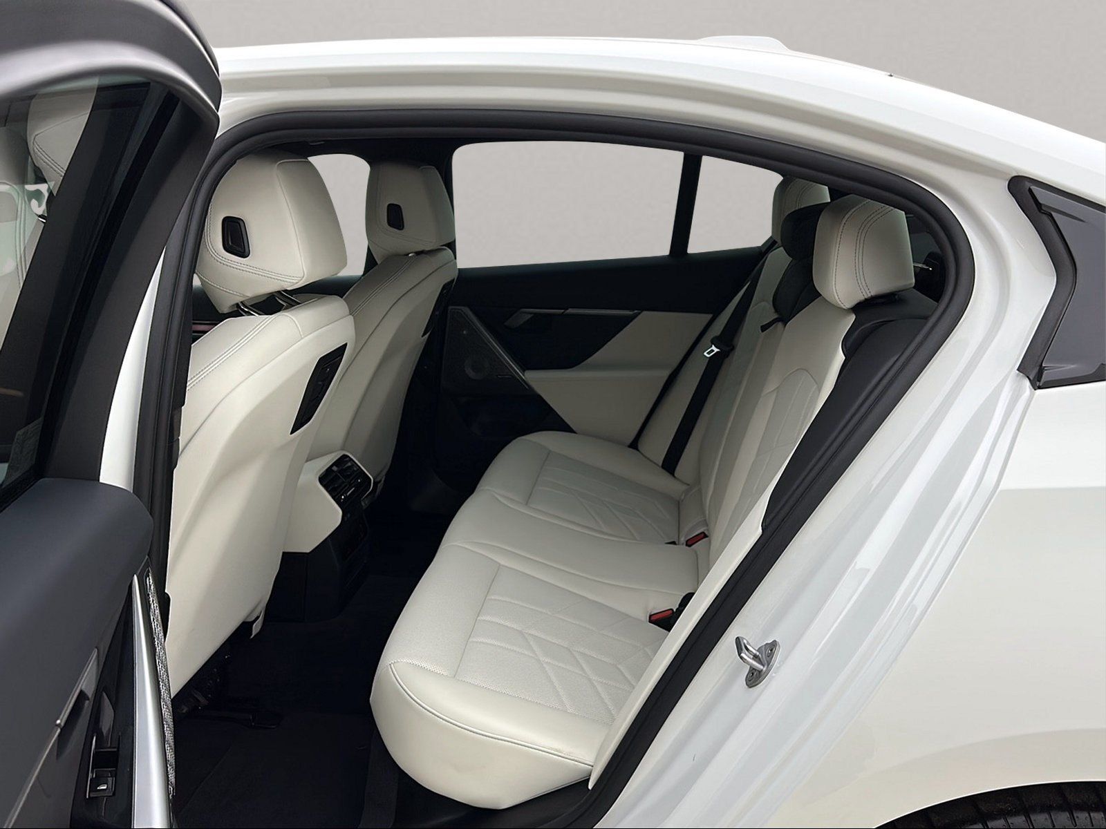BMW i5 - Bild 19
